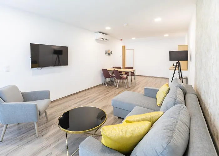 Neka Village מלון